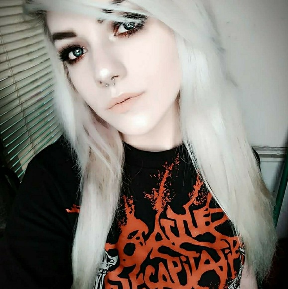 Meet your Posher, Faith - Picture 1 of 1